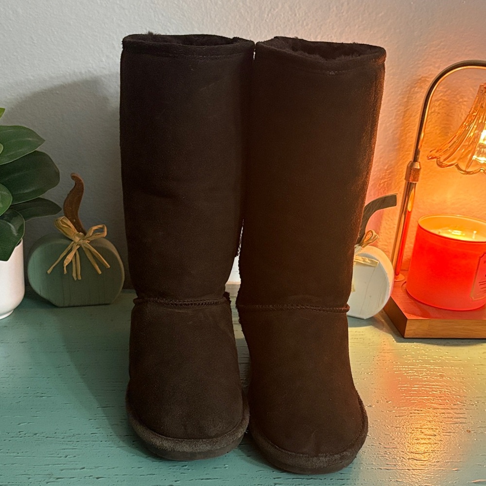 BearPaw Black Suede Boots SZ 8 box 137